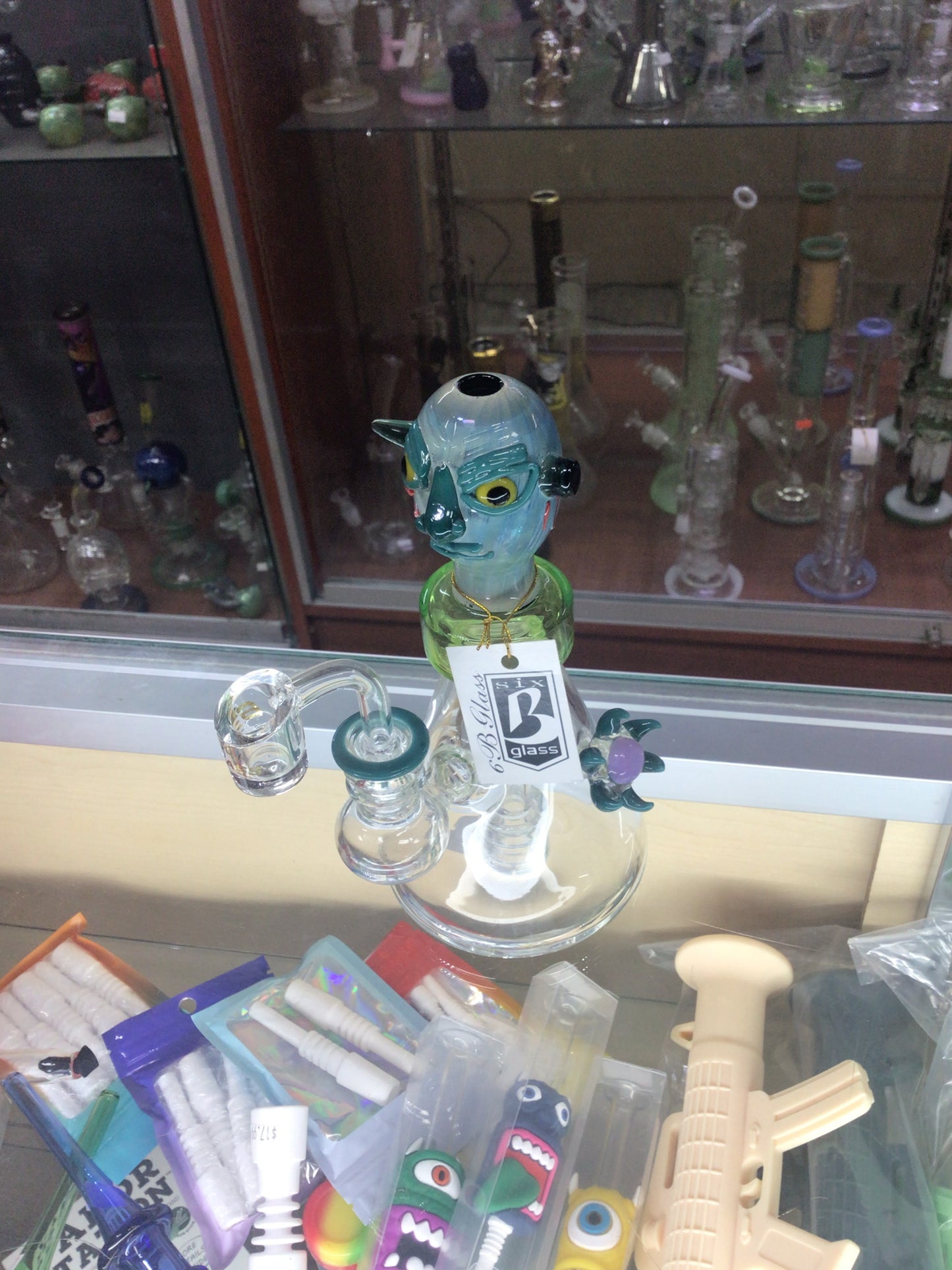 6 B Glass Monster shape water pipe