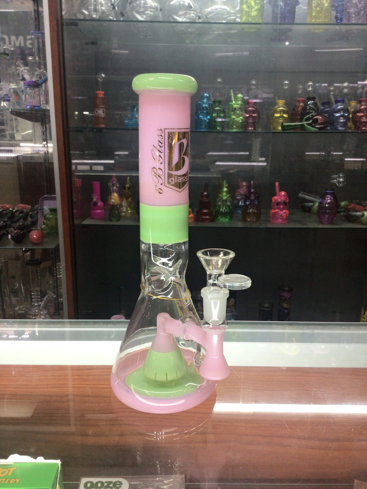 6 B Glass pink and green water pipe