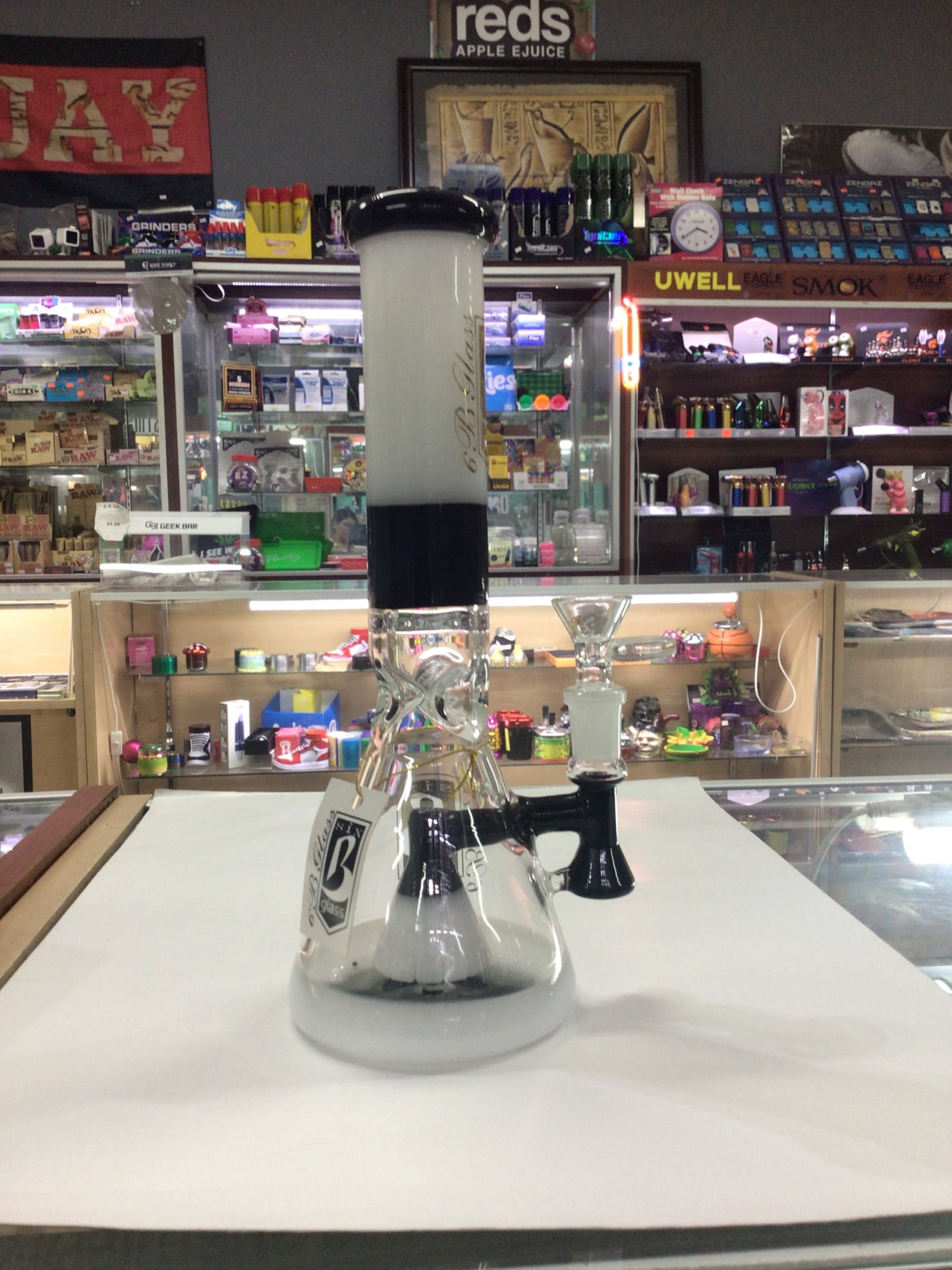 6 B GLASS water pipe- black & white