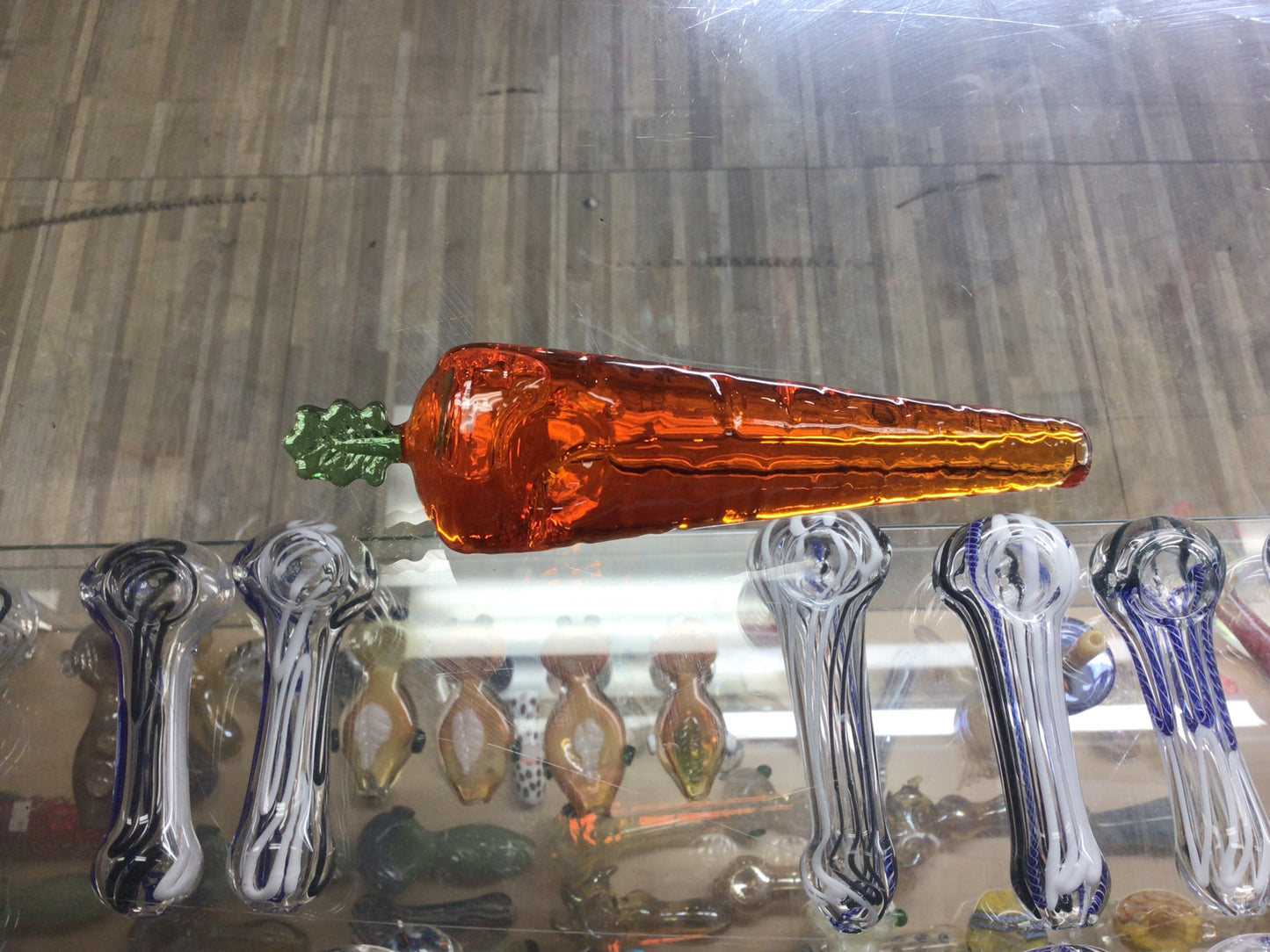 Hand pipe - orange carrot