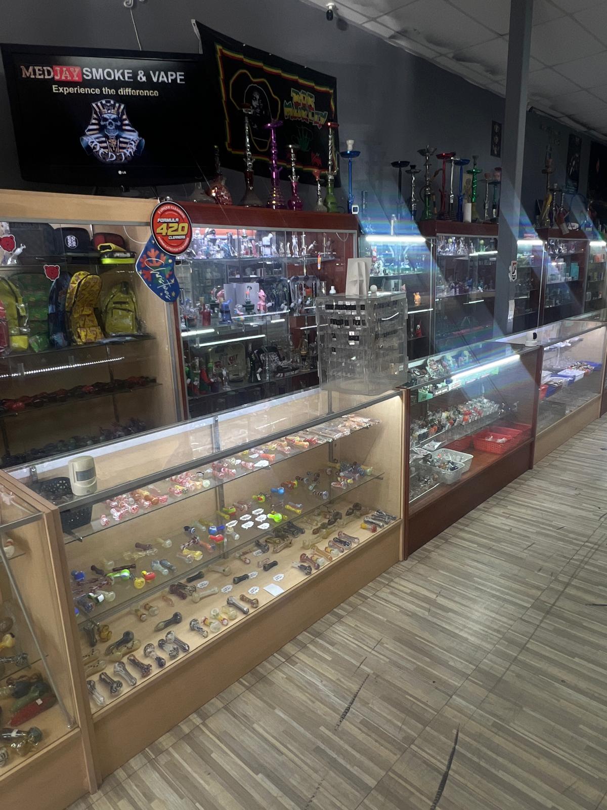 MEDJAY Smoke and Vape Medjay Smoke and Vape MEDJAY Smoke and Vape Medjay Smoke and Vape